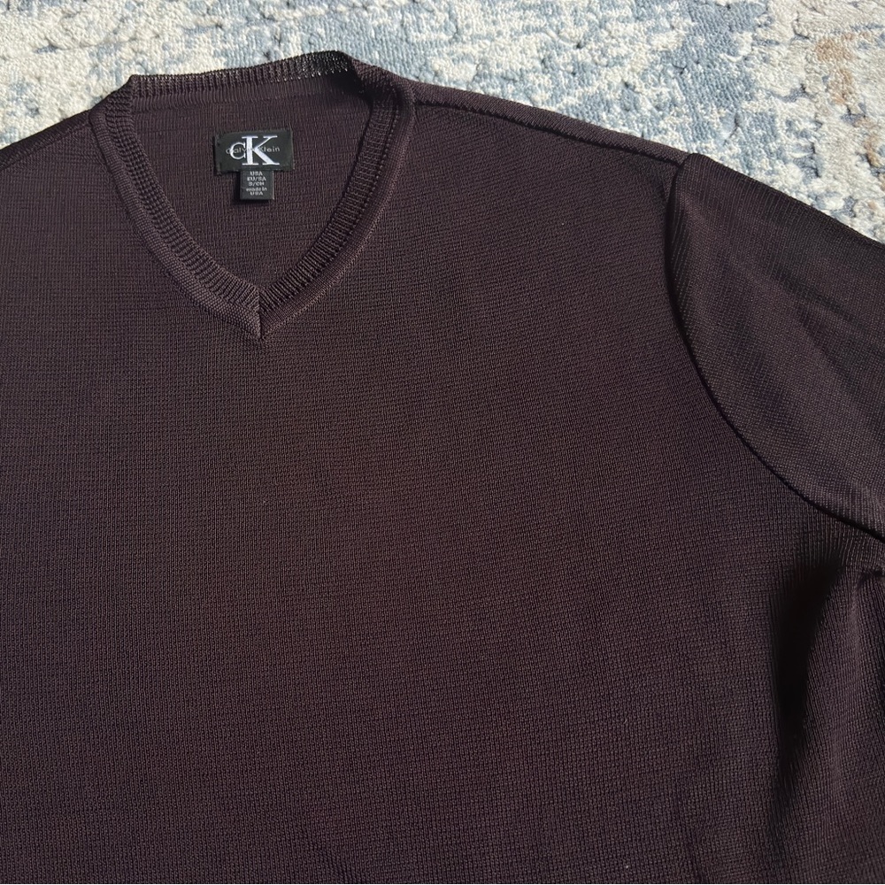 Burgundy V-neck Sweater - Small CALVIN KLEIN